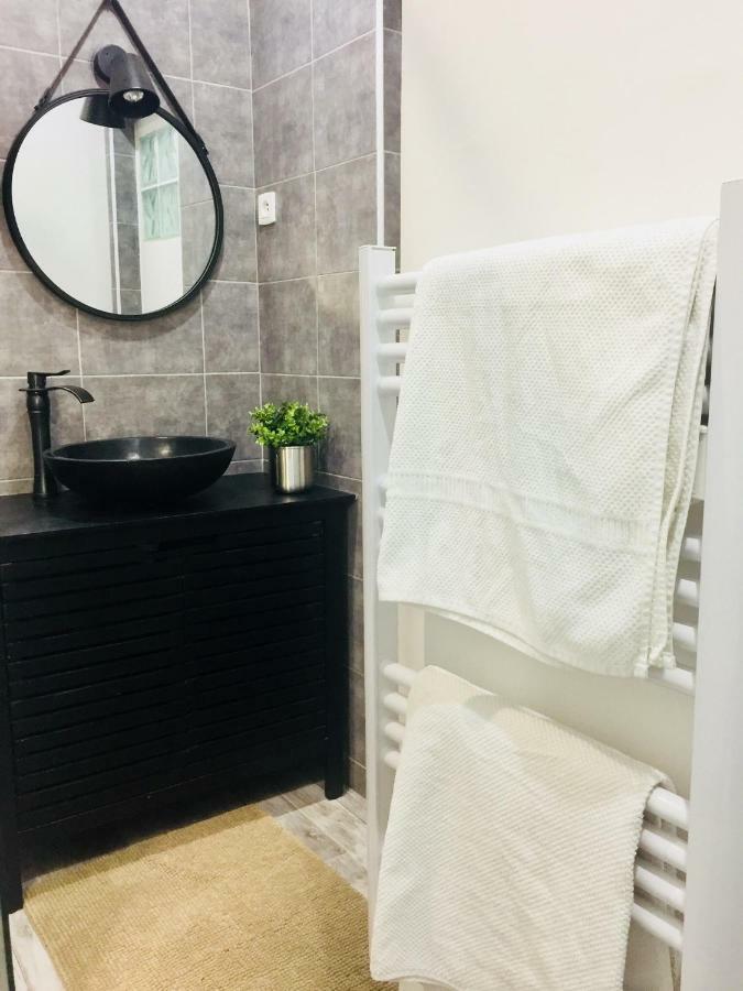 Ferienwohnung Studio 4 Personnes Avec Piscine, Tennis Hyères Exterior foto